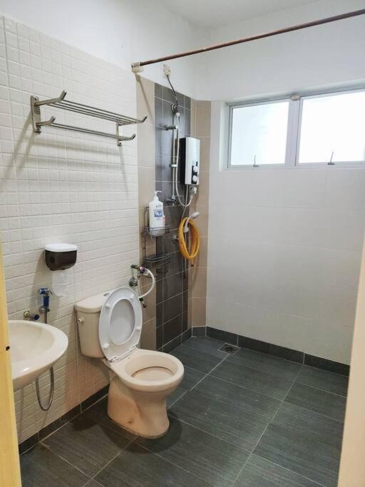 Rumah percutian 10min To Town Gemilang Tawas 4br4bath 14pax *