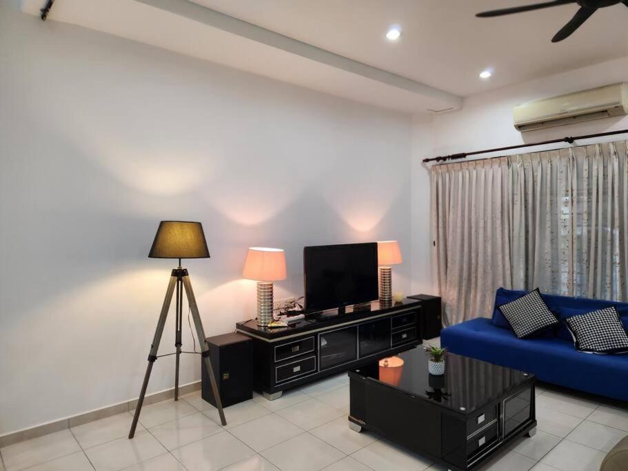 Rumah percutian 10min To Town Gemilang Tawas 4br4bath 14pax *