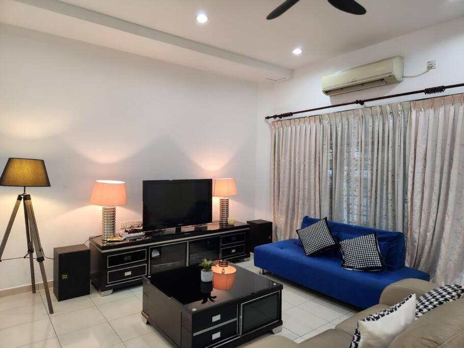 Rumah percutian 10min To Town Gemilang Tawas 4br4bath 14pax *