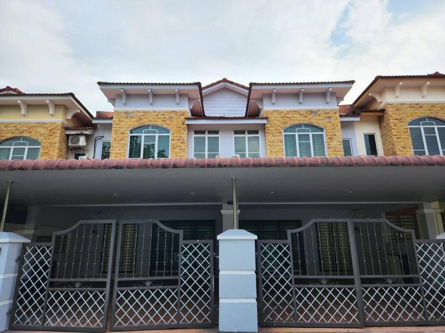 10min To Town Gemilang Tawas 4br4bath 14pax * Ipoh